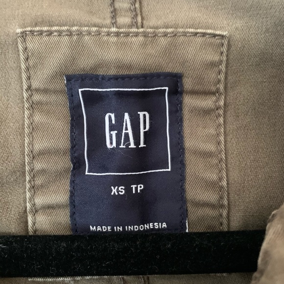 GAP Cargo Utility Hooded Jacket - Picture 2 of 5